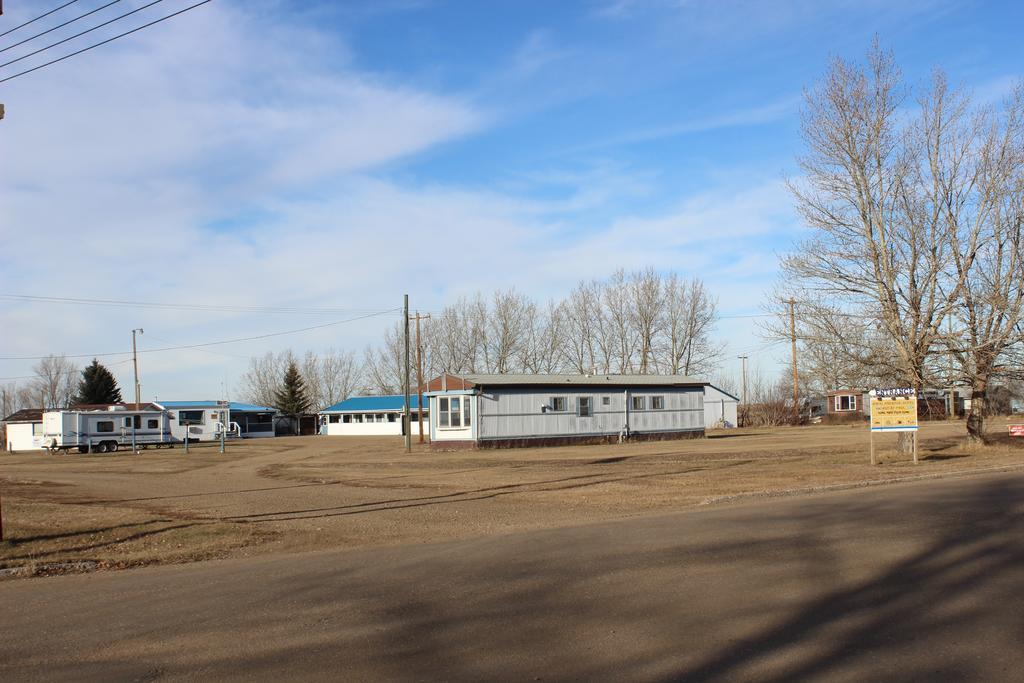 Raval Paradise Motel And Rv Park Youngstown Exterior foto